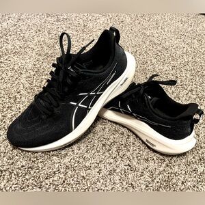 Men’s size 9 ASICS PureGel